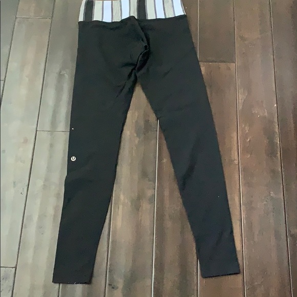 Lululemon Wunder Under Leggings- Size 6 - Picture 2 of 3
